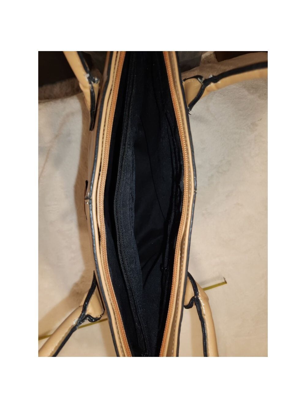 Women's Large Tod's Tan Leather Handbag - Picture 7 of 9